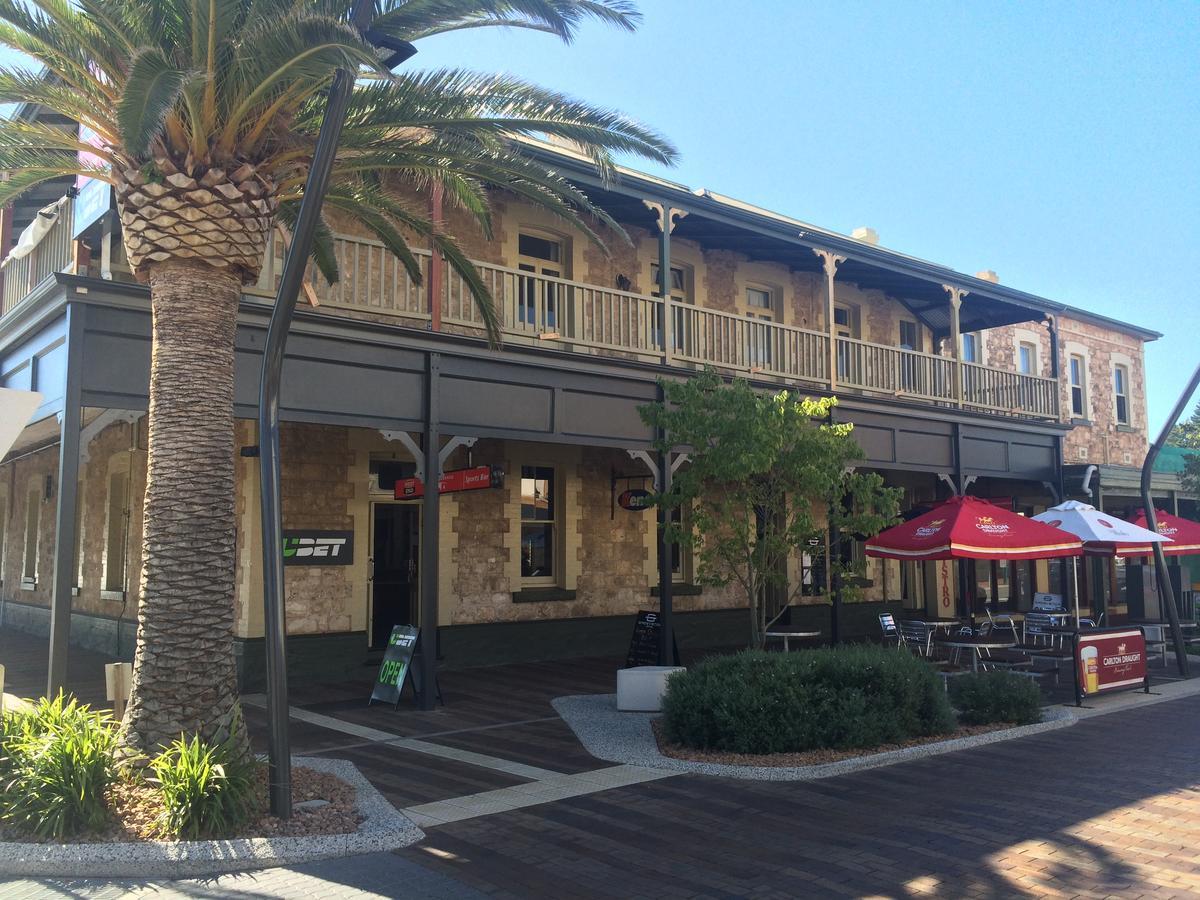 Grosvenor Hotel Victor Harbor Bagian luar foto
